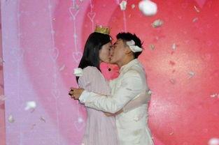 娱乐吃瓜求婚,他竟然用这种方式向女友求婚！